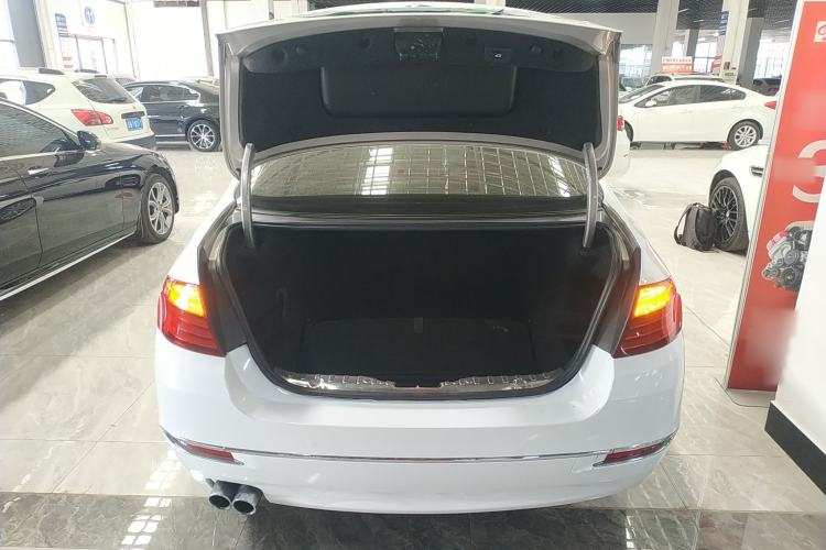 Used BMW 5 Series 2017 525Li Luxury Design Package
