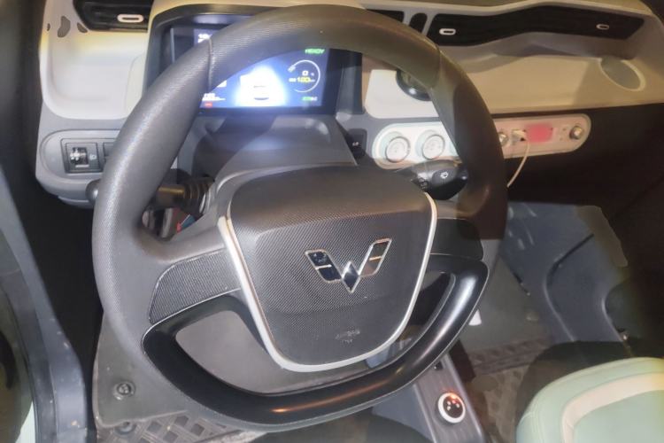 Used Wuling Hongguang MINIEV 2022 Macaron Fashion Model Lithium Iron Phosphate Steering Wheel