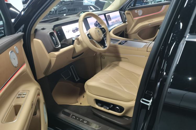 Used Hima AITO M9 2025 Extended-Range Ultra Version 52 kWh 6-Seater Left Front Seat