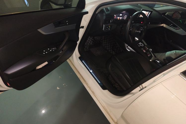 Used Audi A4L 2019 40 TFSI Fashion Version China V