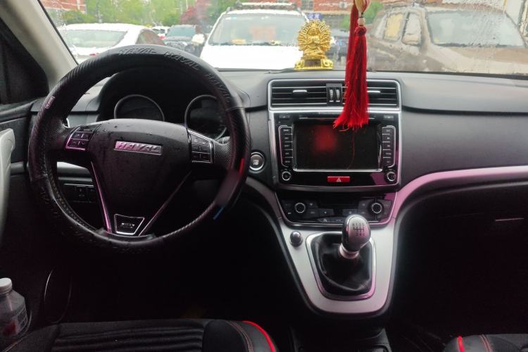 Used Haval M6 2017 1.5T Manual Two-Wheel Drive Elite Model Center Console