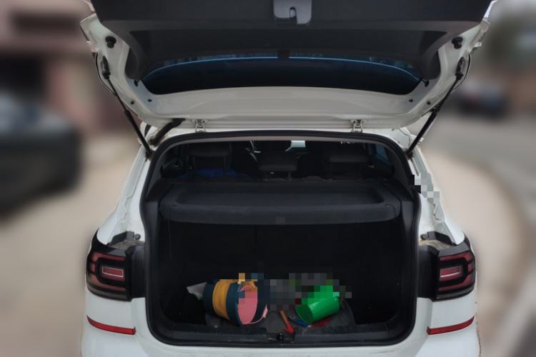 Used Volkswagen Tacqua 2021 200TSI DSG R-Line Smart Connectivity Version Trunk