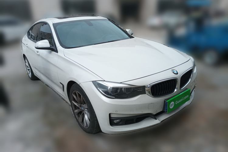 Used BMW 3 Series GT 2018 320i Sport Edition Front Right 45 Deg