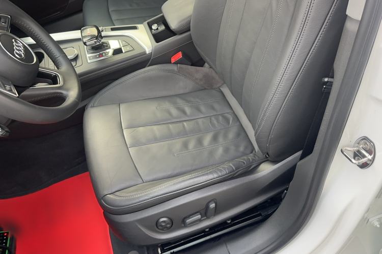 Used Audi A4L 2018 30th Anniversary Edition 40 TFSI Fashion Model
