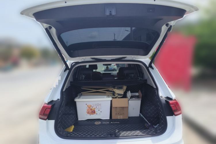 Used Volkswagen Tiguan L 2024 330TSI Automatic Two-Wheel Drive R-Line Enhanced Edition Trunk