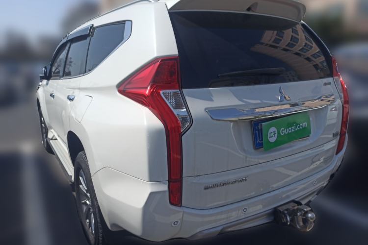 Used Mitsubishi Pajero  Rear Left 45 Deg