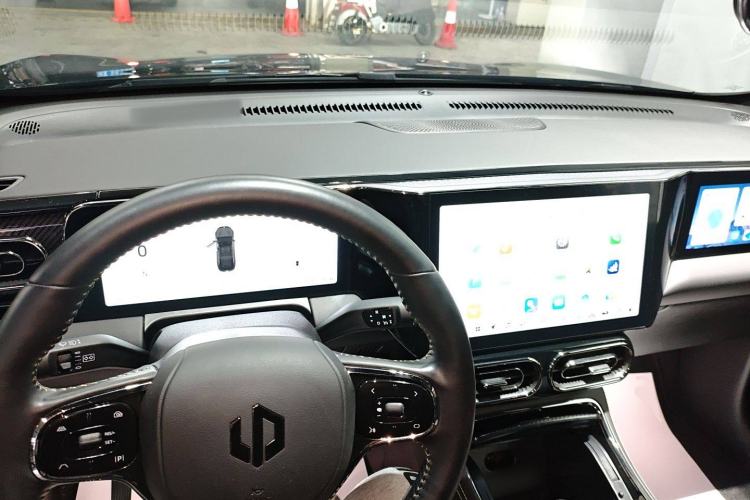 Used Leapmotor C01 2022 Four-Wheel Drive Dual-Motor High-Performance Version
