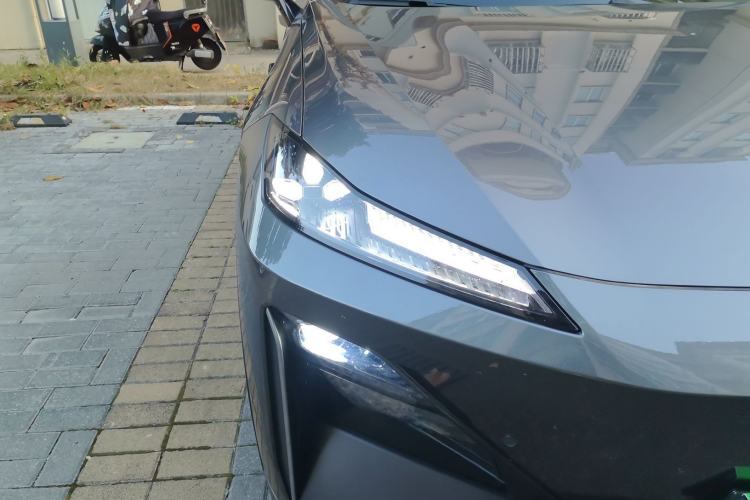 Used Deepal S07 2025 285Max Huawei Qiankun Intelligent Driving ADS SE Range-Extended Version Exterior 6