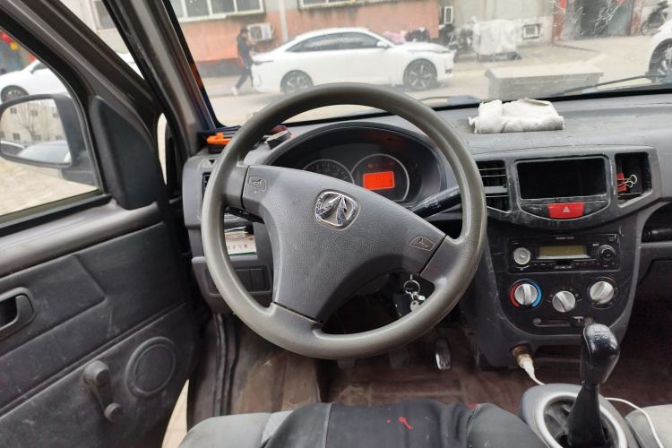 Used BAIC Weiwang 306 2014 1.2L Value Edition Van Basic Type 5 Seats A12 China IV Emission Standard
