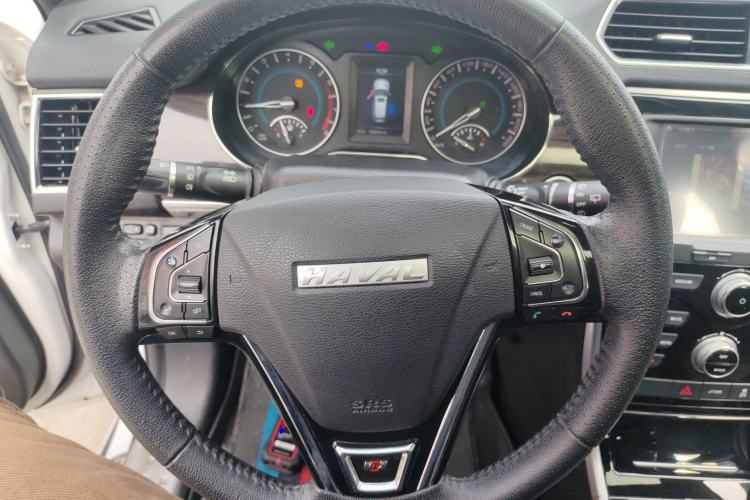 Used Haval H2 2016 Red-Label 1.5T Manual Two-Wheel Drive Luxury Model