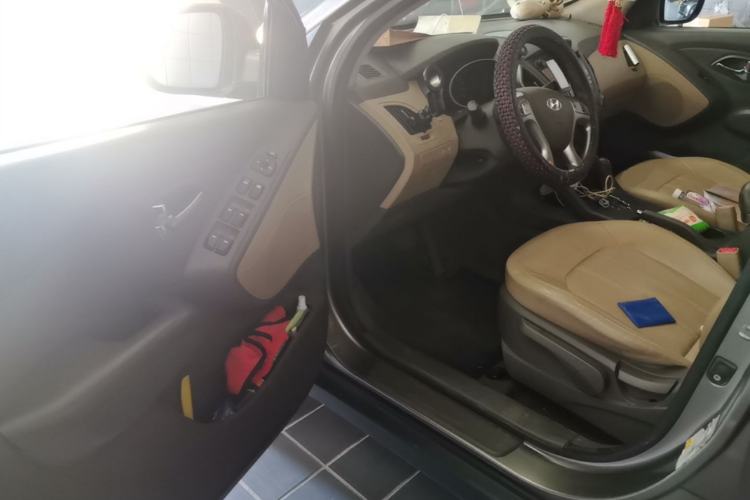 Used Hyundai ix35 2012 2.0L Automatic Two-Wheel Drive Elite Edition GLS

