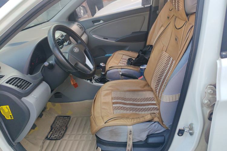 Used Hyundai Verna (older generation) 2014 1.4L Manual Smart GLS Trim
