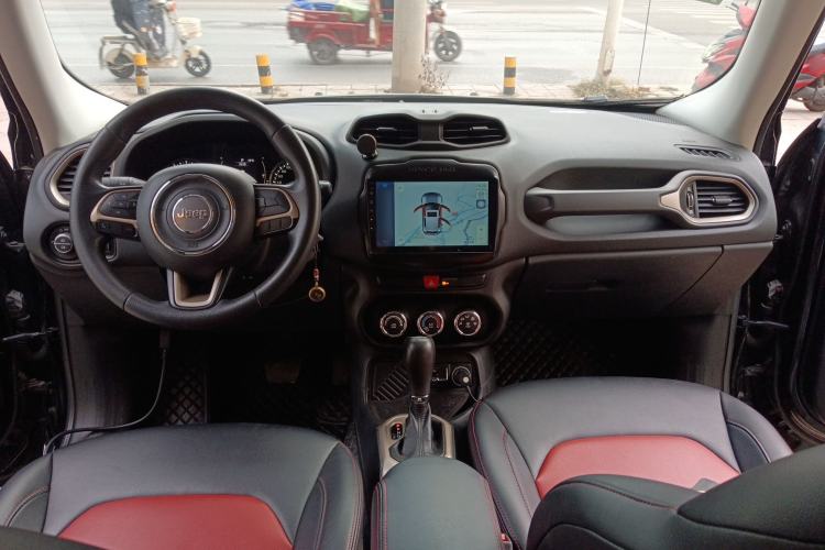 Used Jeep Renegade 2016 1.4T Automatic Kinetic Edition Center Console