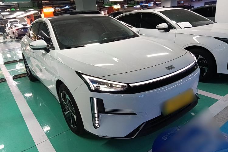 Used Geely Galaxy L6 2023 125km MAX Front Right 45 Deg