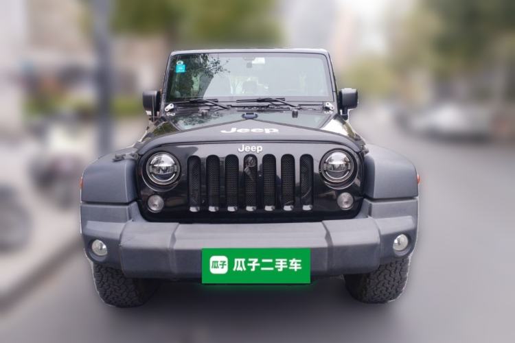 Used Jeep Wrangler 2014 3.0L Sahara Four-Door Edition Front