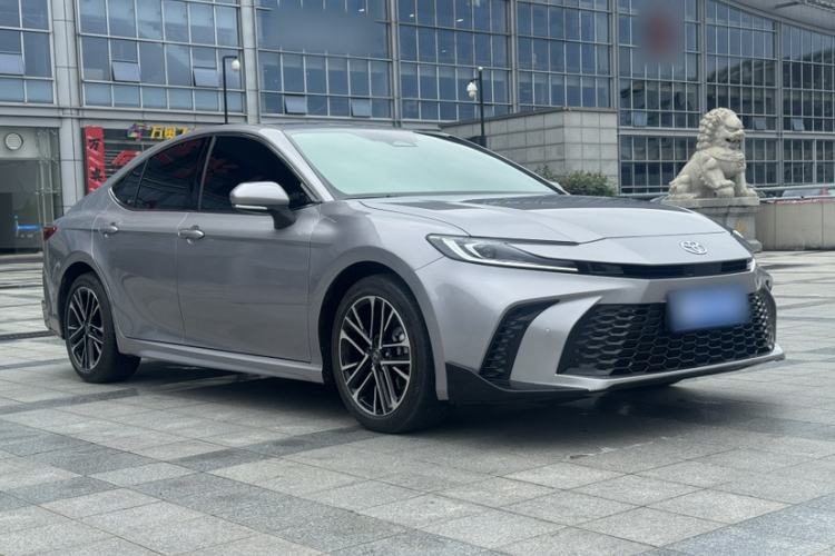 Used Toyota Camry 2026 Model Dual-Engine 2.0HSE Sport Lite Edition Exterior 4