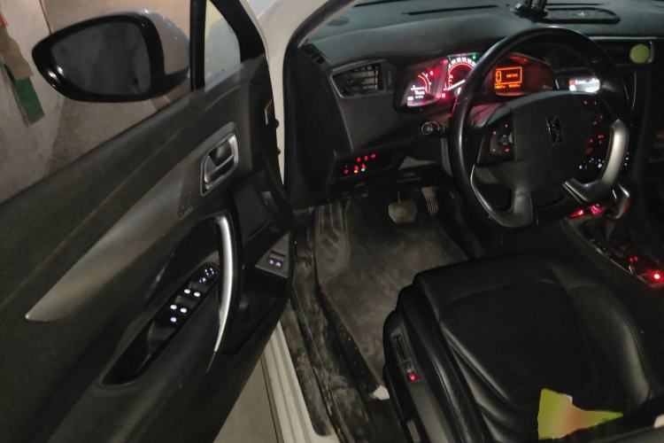 Used DS 5LS 2016 1.6T Luxury Edition THP160 Driver Seat