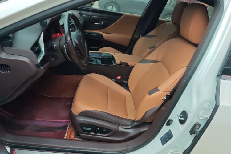 Used Lexus ES 2020 200 Excellence Edition
