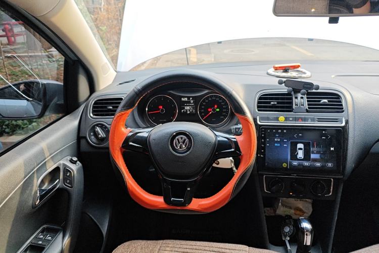 Used Volkswagen Polo 2014 1.4L Automatic Comfort Edition
