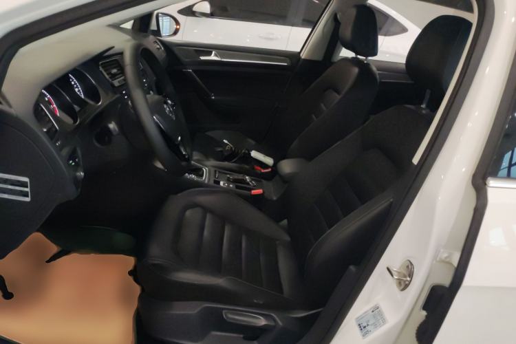 Used Volkswagen Golf 2016 230TSI Automatic Luxury Version Left Front Seat