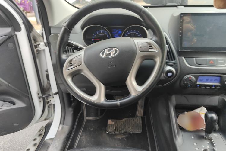 Used Hyundai ix35 2013 2.0L Automatic Two-Wheel Drive Smart GLS China IV Standard
