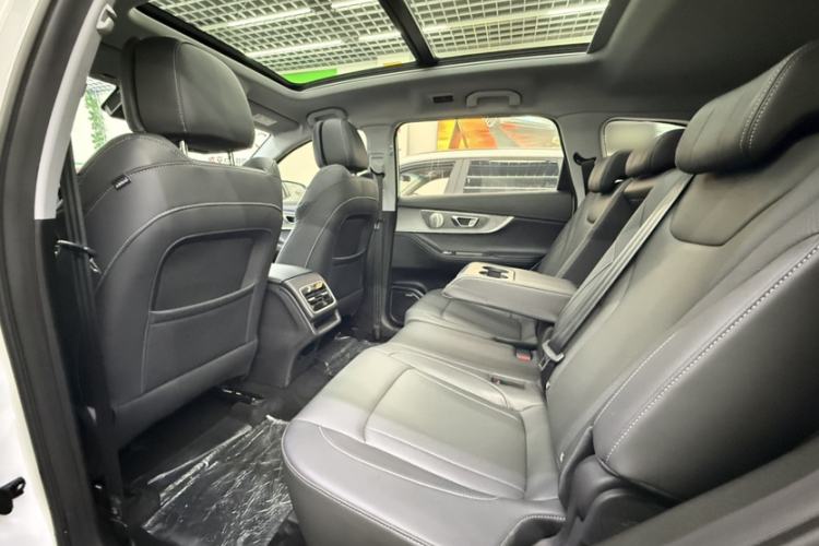 Used Chery Tiggo 8 PRO 2024 Champion Edition 290T Two-Wheel Drive Shining Version 7 Seats Interior 1