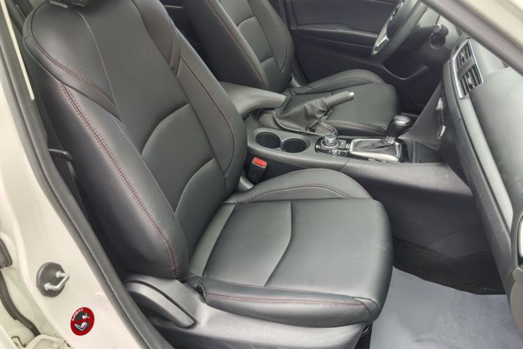 Used Mazda 3 Axela 2014 Sedan 1.5L Automatic Luxury Model
