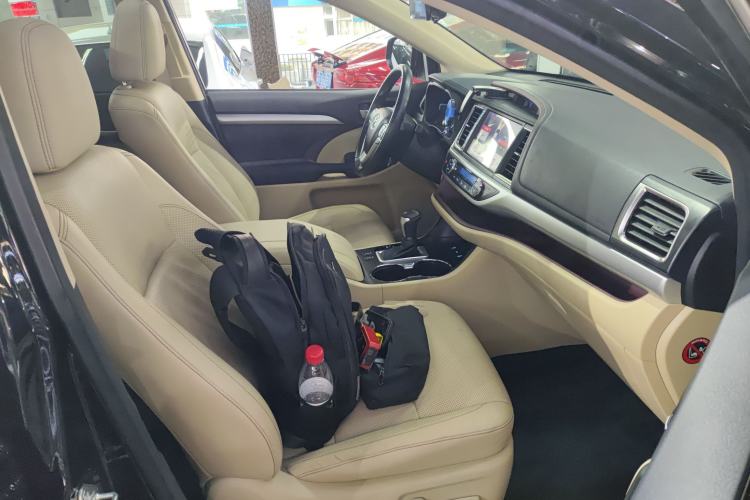 Used Toyota Highlander 2015 2.0T Four-Wheel Drive Luxury Edition 7-Seater Right Front Seat