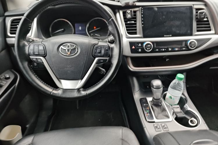 Used Toyota Highlander 2015 2.0T Four-Wheel Drive Luxury Edition 7-Seater Center Console