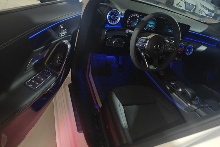 Used Mercedes-Benz A-Class 2022 Revised Version A 200 L Sport Sedan Fashionable Style