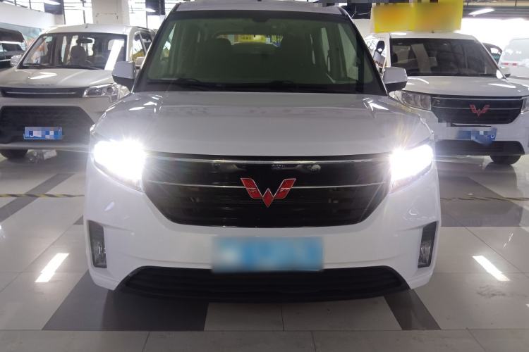 Used Wuling Hongguang PLUS 2020 1.5T Manual Commercial Vehicle 7 Seats Exterior 1