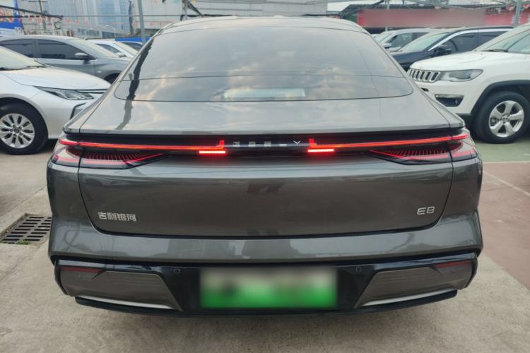 Used Geely Galaxy E8 2024 550 km Range Rear-Wheel-Drive PRO
