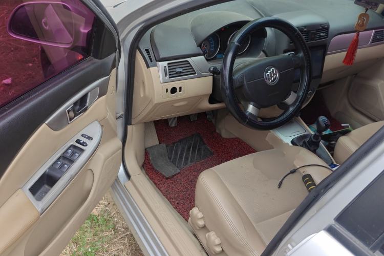 Used Buick Excelle 2013 1.5L Manual Classic Model
