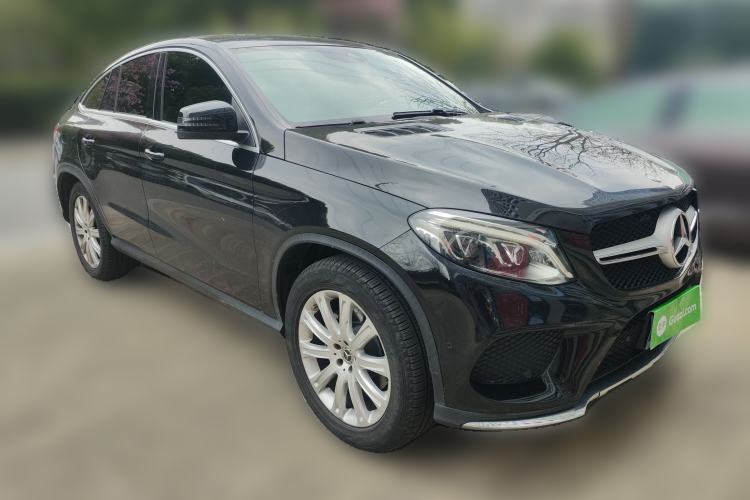 Used Mercedes-Benz GLE Coupe 2017 GLE 320 4MATIC Coupe SUV Front Right 45 Deg