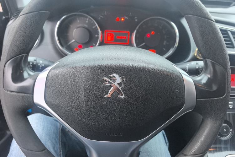 Used Peugeot 3008 2015 2.0L Manual Classic Edition Steering Wheel