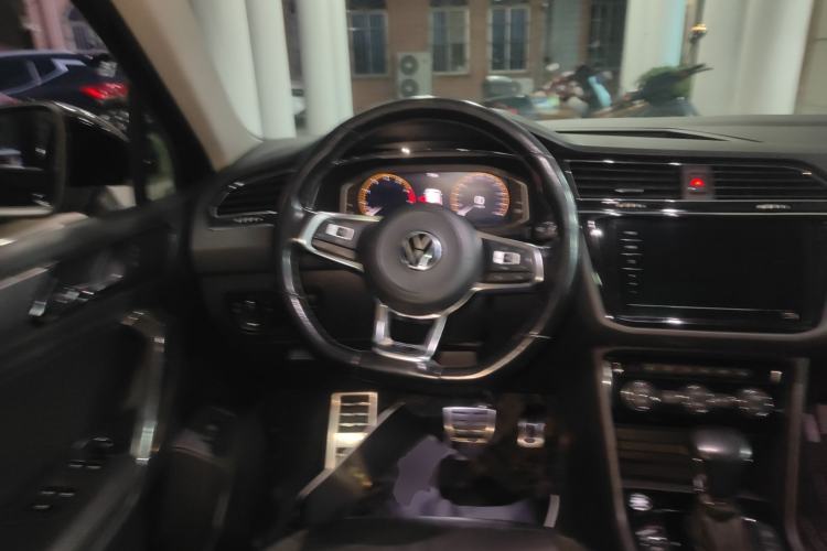 Used Volkswagen Tiguan L 2021 330TSI Automatic Two-Wheel Drive R-Line Enhanced Edition Steering Wheel