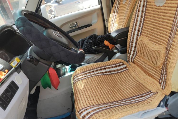 Used Jinbei New Hiace X30L 2016 1.5L Wealth Edition Van DLCG14 Left Front Seat