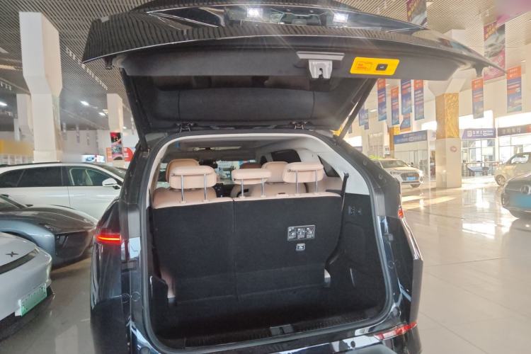 Used XPeng X9 2024 610 Long-Range Pro