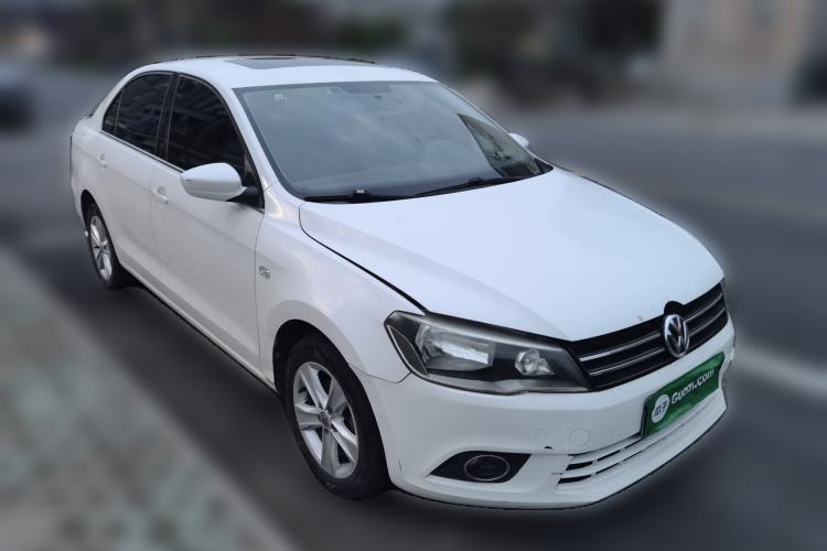 Used Volkswagen Jetta 2015 1.6L Automatic Luxury Model Front Right 45 Deg