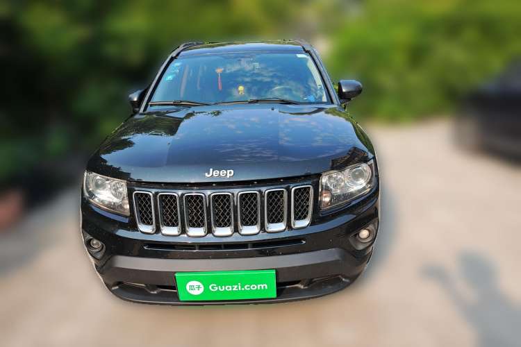Used Jeep Compass 2015 2.0L two-wheel drive sport version