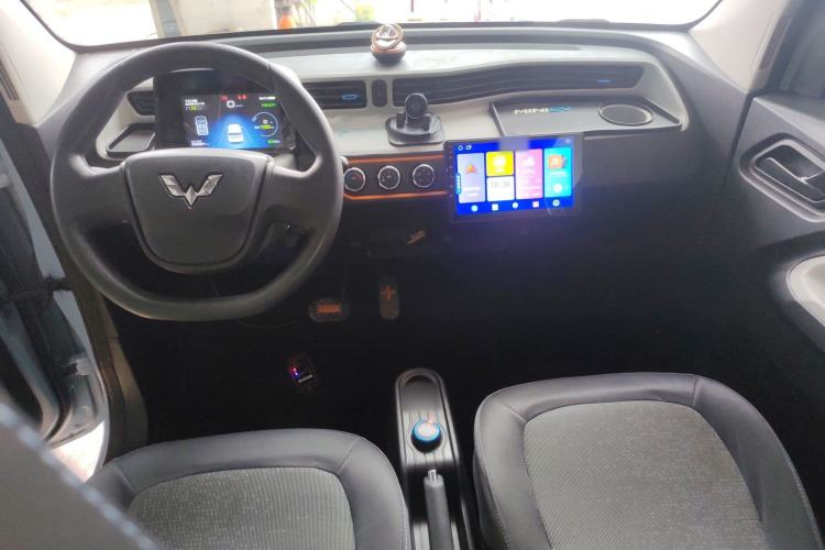 Used Wuling Hongguang MINIEV 2020 Enjoyment Model Lithium Iron Phosphate Center Console