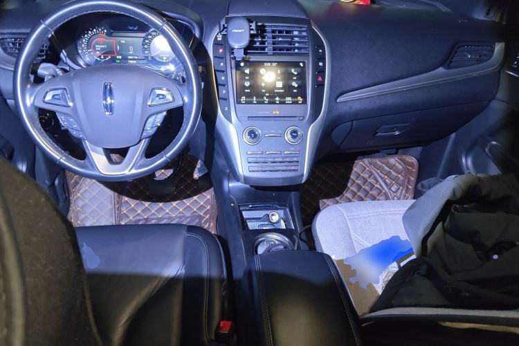 Used Lincoln MKC 2017 2.0T Two-Wheel Drive Deluxe Edition