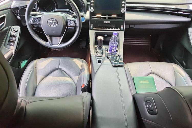 Used Toyota Avalon 2019 Dual-Engine 2.5L Luxury Edition China VI Standard Center Console