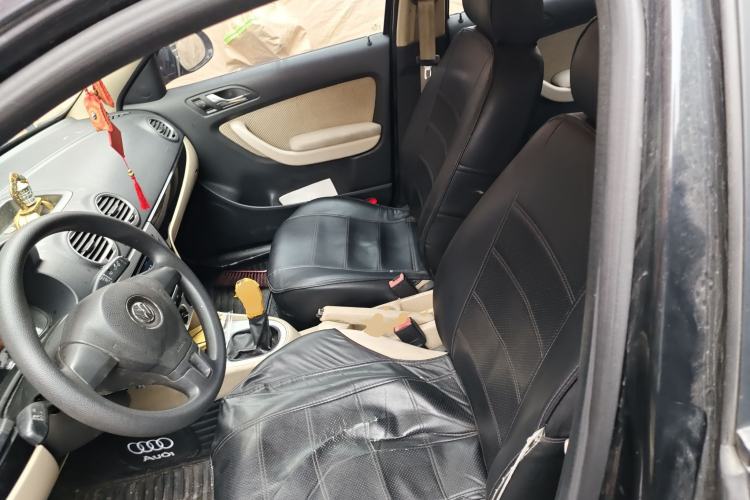 Used Volkswagen Lavida 2013 Classic 1.6L Manual Fashion Edition
