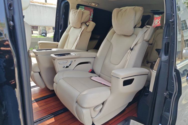 Used Mercedes-Benz V-Class 2020 V 260 L Long-wheelbase Luxury Edition Left Rear Seat