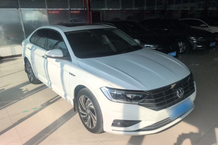 Used Volkswagen Sagitar 2022 280TSI DSG Flyover Edition Front Right 45 Deg