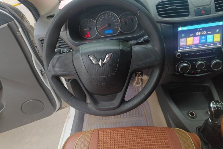 Used Wuling Hongguang 2014 1.5L S Standard Version
