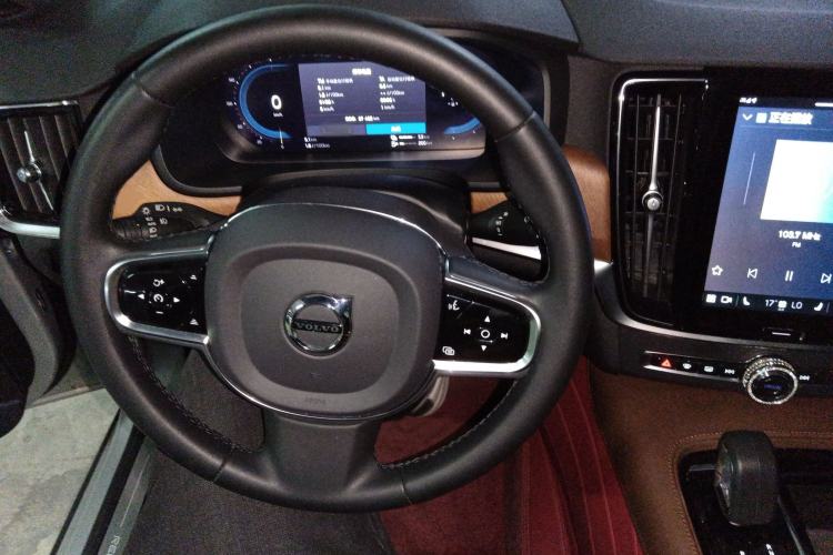 Used Volvo S90 New Energy 2023 T8 Plug-in Hybrid All-Wheel Drive Long-Range Zhiyi Luxury Edition Steering Wheel