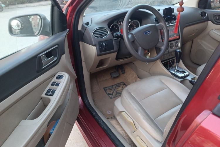 Used Ford Focus 2012 Hatchback Classic 1.8L Automatic Fashion Edition
