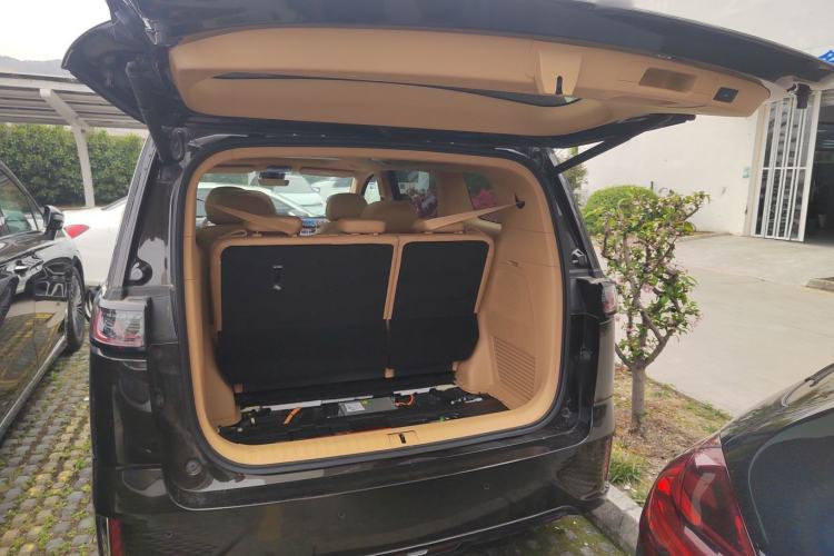 Used VOYAH Dream 2025 PHEV Four-Wheel-Drive Flagship Kunpeng Edition Trunk